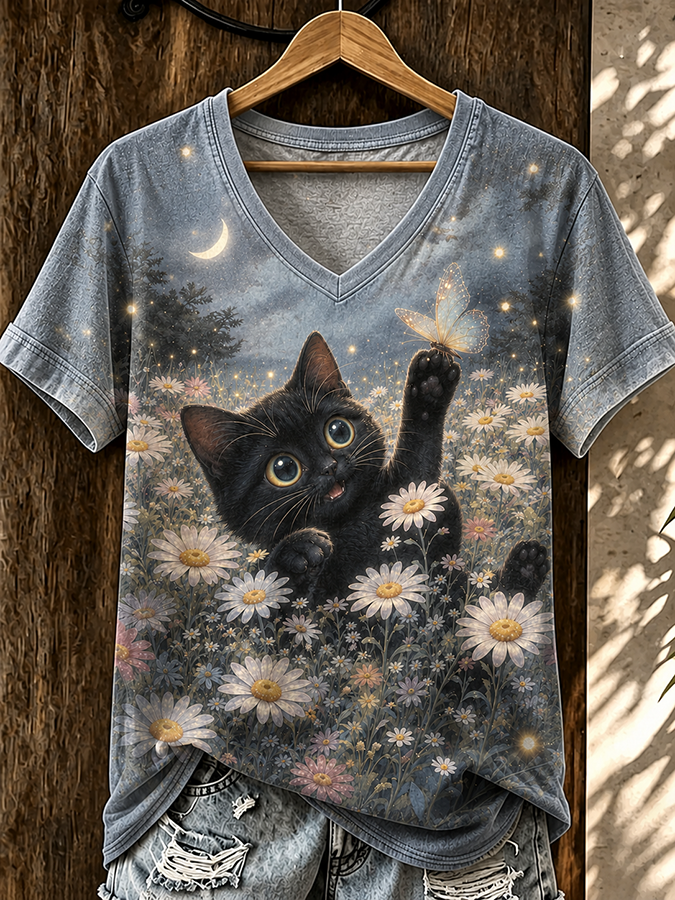 Women'S Cute Cat V-Neck T-Shirt