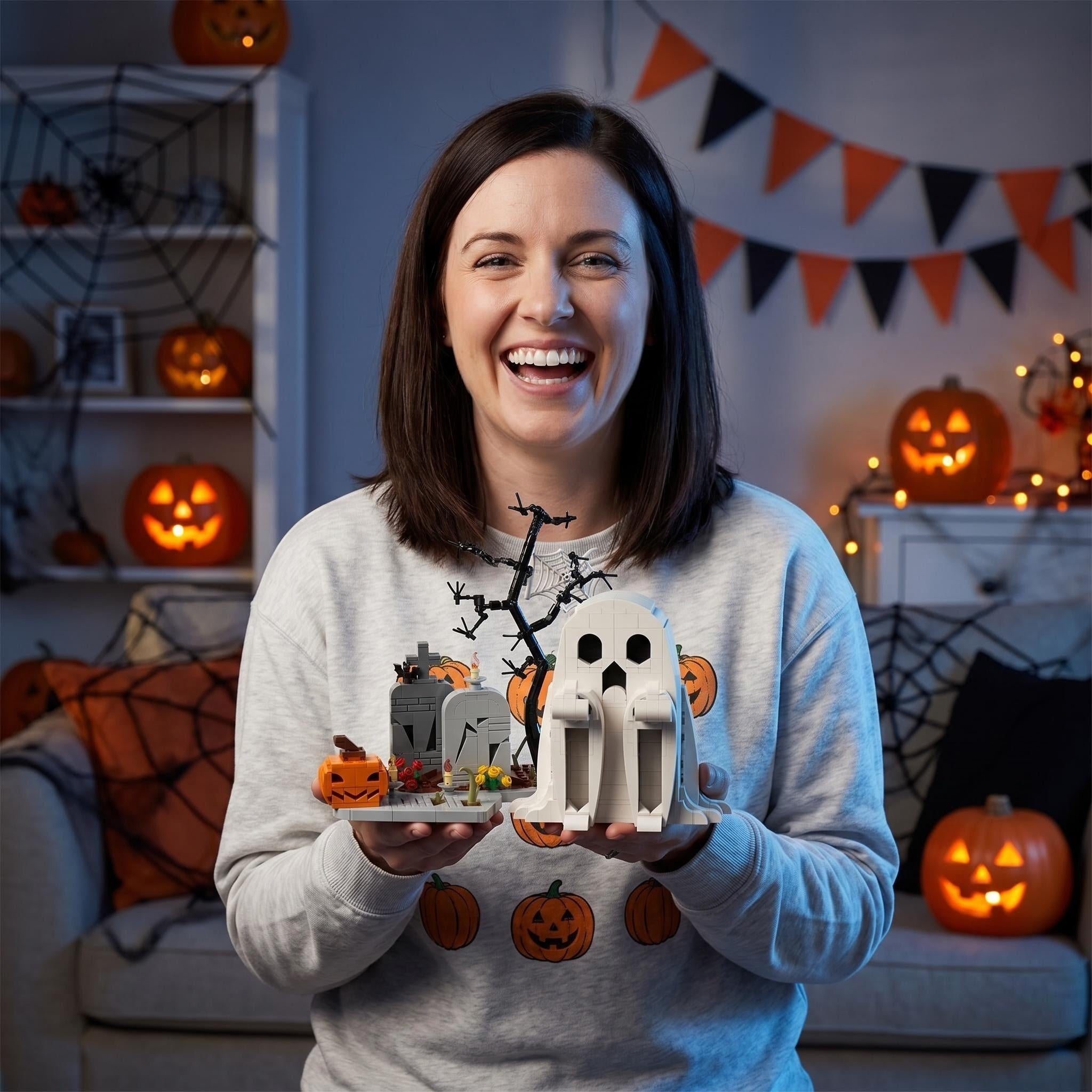 Middle Finger Ghost Halloween Block Set – Spooky Graveyard Display (Limited Edition)